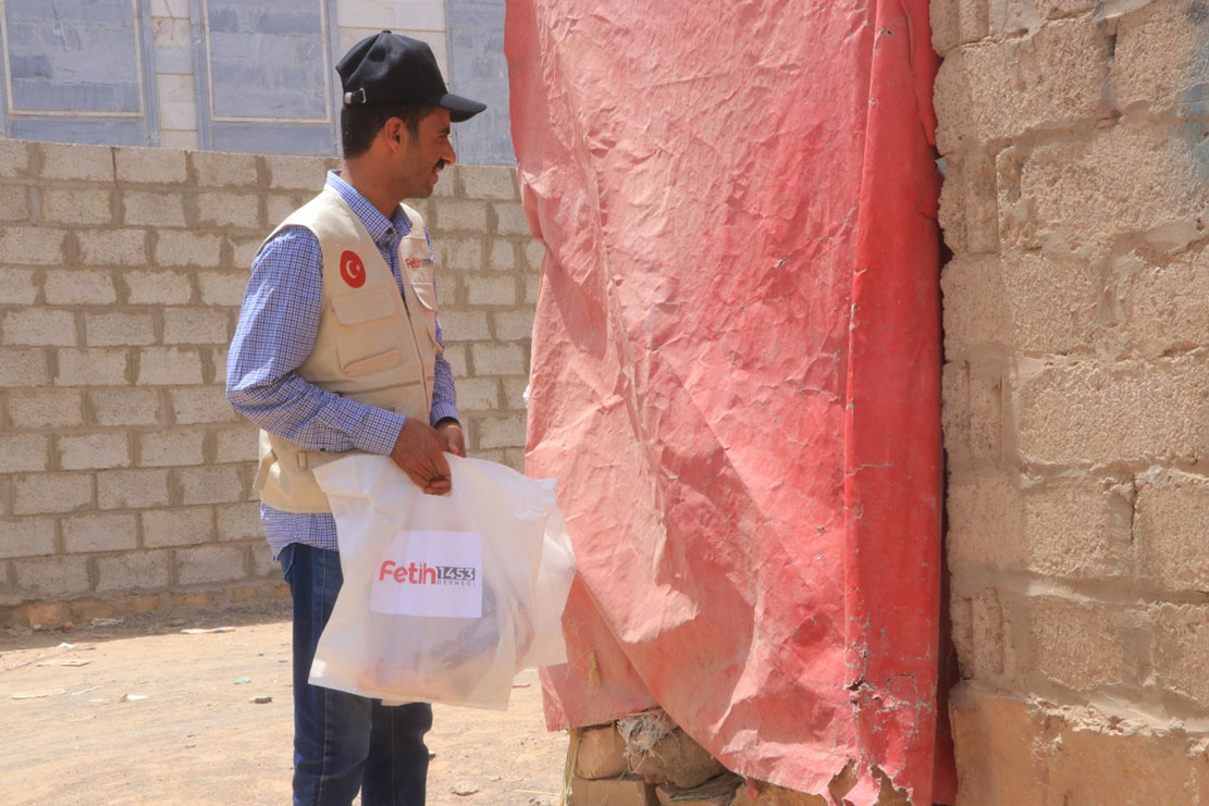 5640 نازحا يستفيدون من توزيع لحوم الأضاحي