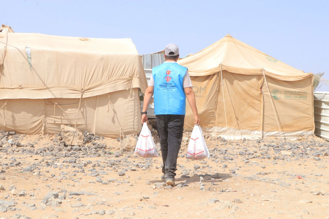 بدعم من وقف الديانة التركي.. توزيع لحوم الأضاحي لـ 252 ألف شخص