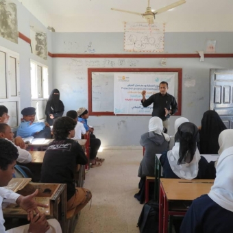 Multiple community awareness sessions for students in Al-Mahrah governorate