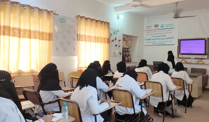 Female doctors, nurses and midwives trained on dealing with postpartum hemorrhage