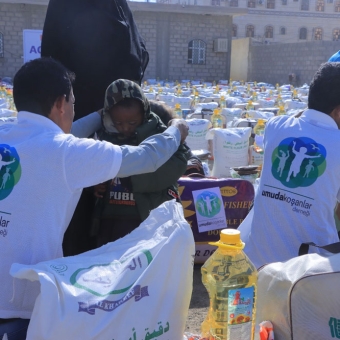 Food baskets and winter bags for 5,000 displaced people