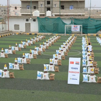 Marib: 200 food baskets, 200 iftar meals for the poor and displaced