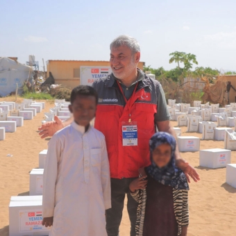 Distribution of food baskets and Iftar meals in Al-Jawf