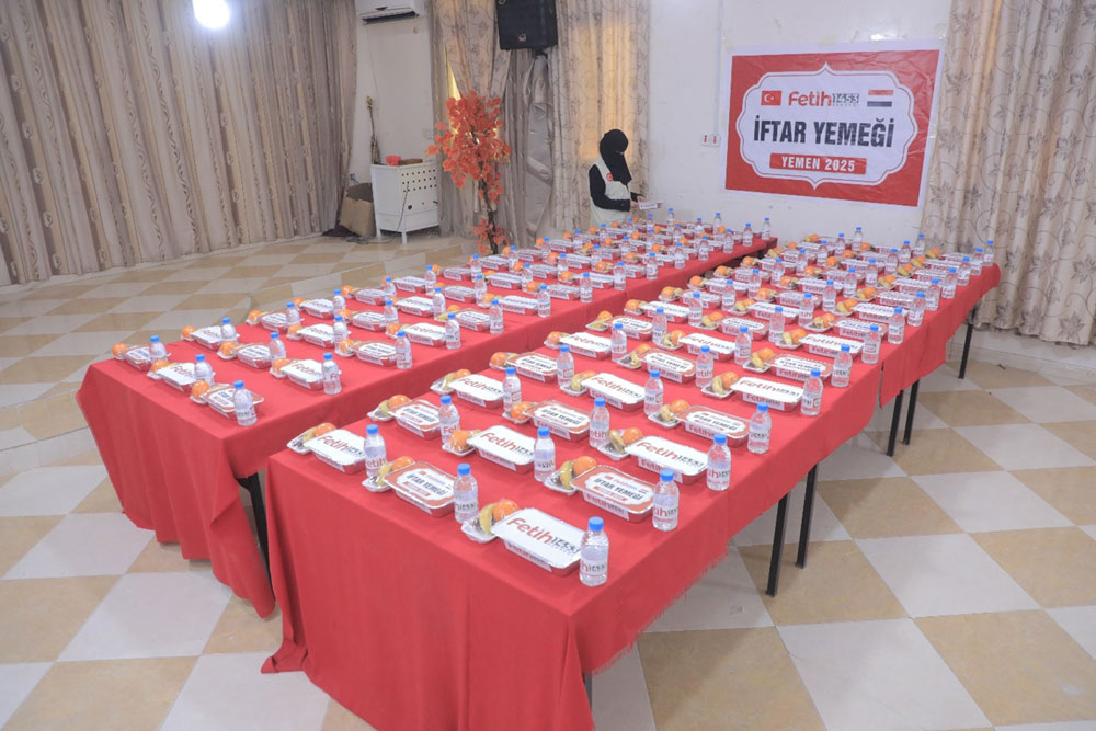 Wadi Hadhramaut: Distribution of 100 food baskets and 1000 Iftar meals