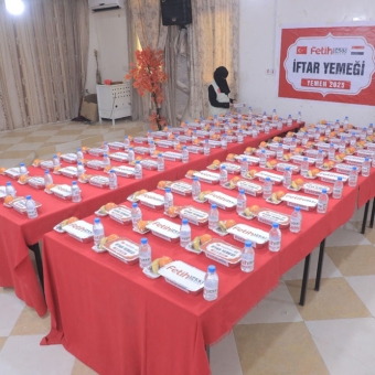 Wadi Hadhramaut: Distribution of 100 food baskets and 1000 Iftar meals