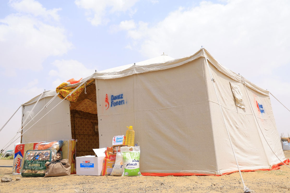 Displaced families recover from flood damage thanks to relief kits